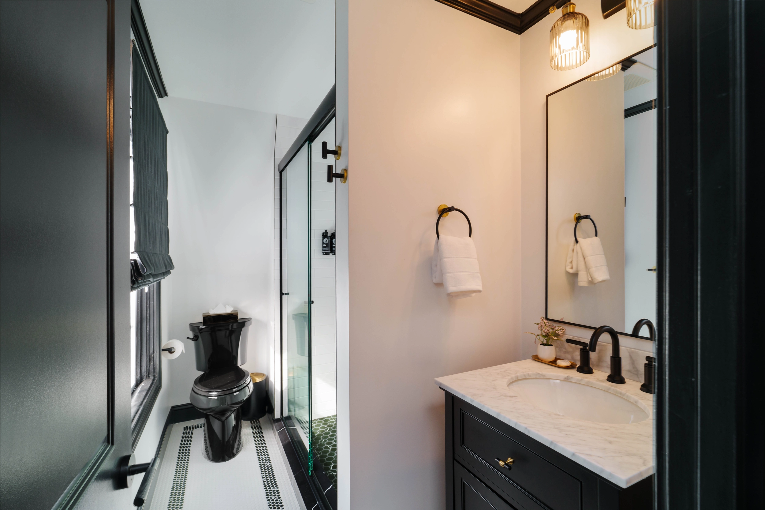 Garden Gables Suite 9 Bathroom